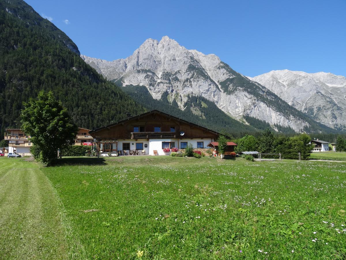 Landhaus Lindl - Ein Ruhiges Platzl Zum Wohlfuehlen Leutasch Exterior photo